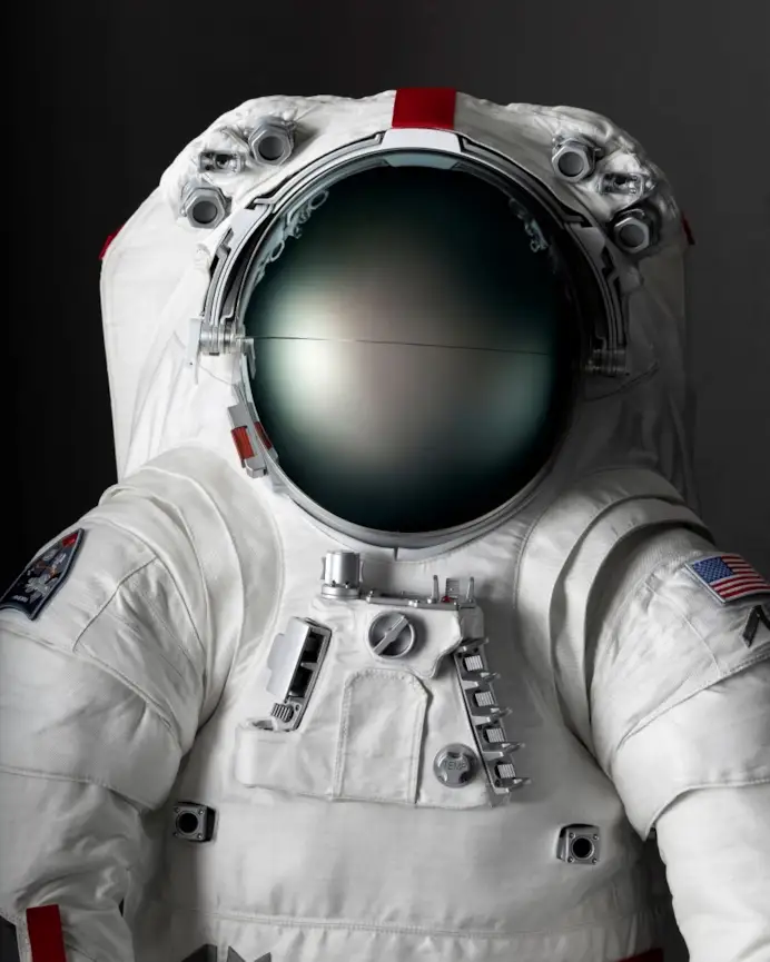 Una foto della spacesuit di Axiom Space per Prada (courtesy Prada group)
