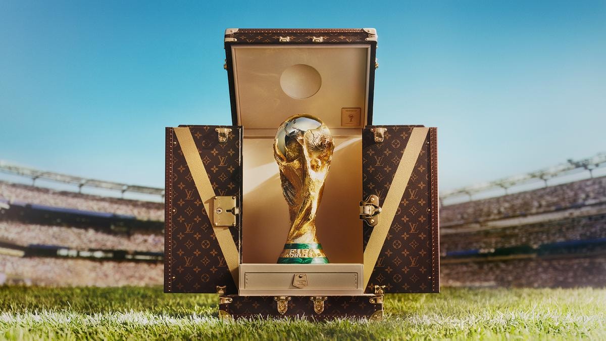 Bleus fuori dai Mondiali di calcio, ma la Francia conquista il trofeo Fifa World Cup 2026 con Louis Vuitton