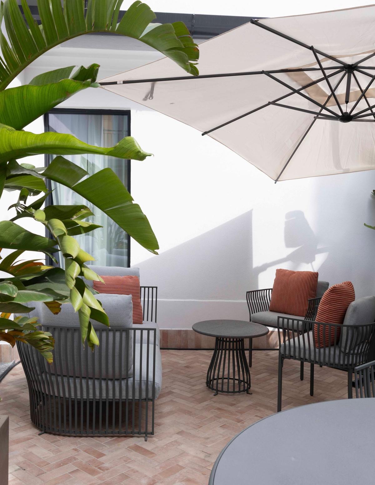 Casa Laveni apre a Milano: il boutique hotel di Brera dove moda e design ridisegnano l’ospitalità