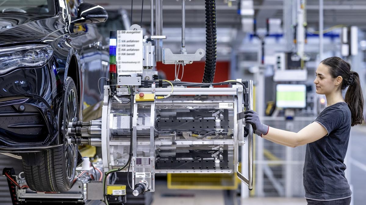 Auto, allarme occupazione: fino a 726 mila posti di lavoro a rischio in Europa entro il 2040 con la transizione elettrica