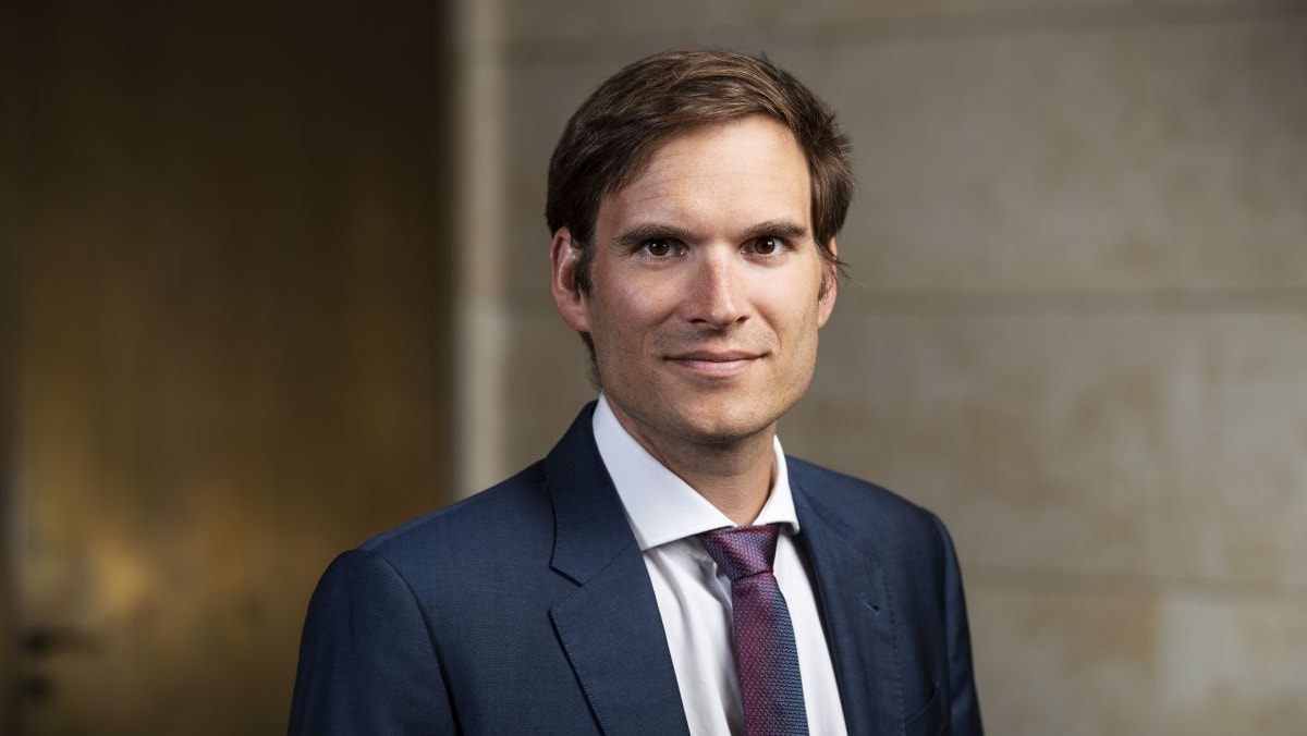 Raphael Olszyna-Marzys, International Economist di J. Safra Sarasin