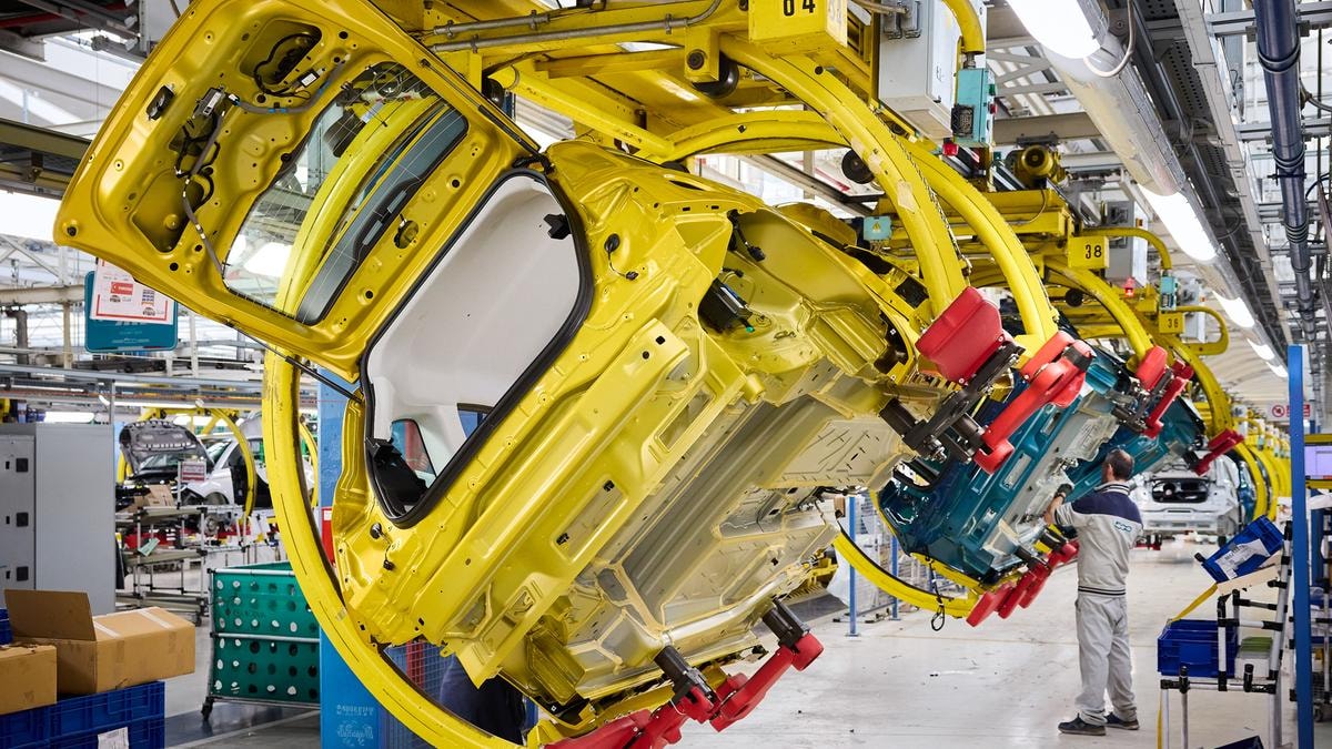 Stellantis, Mirafiori si ferma ancora: ennesimo stop per la Fiat 500 ibrida. Fiom: senza un nuovo modello è il collasso