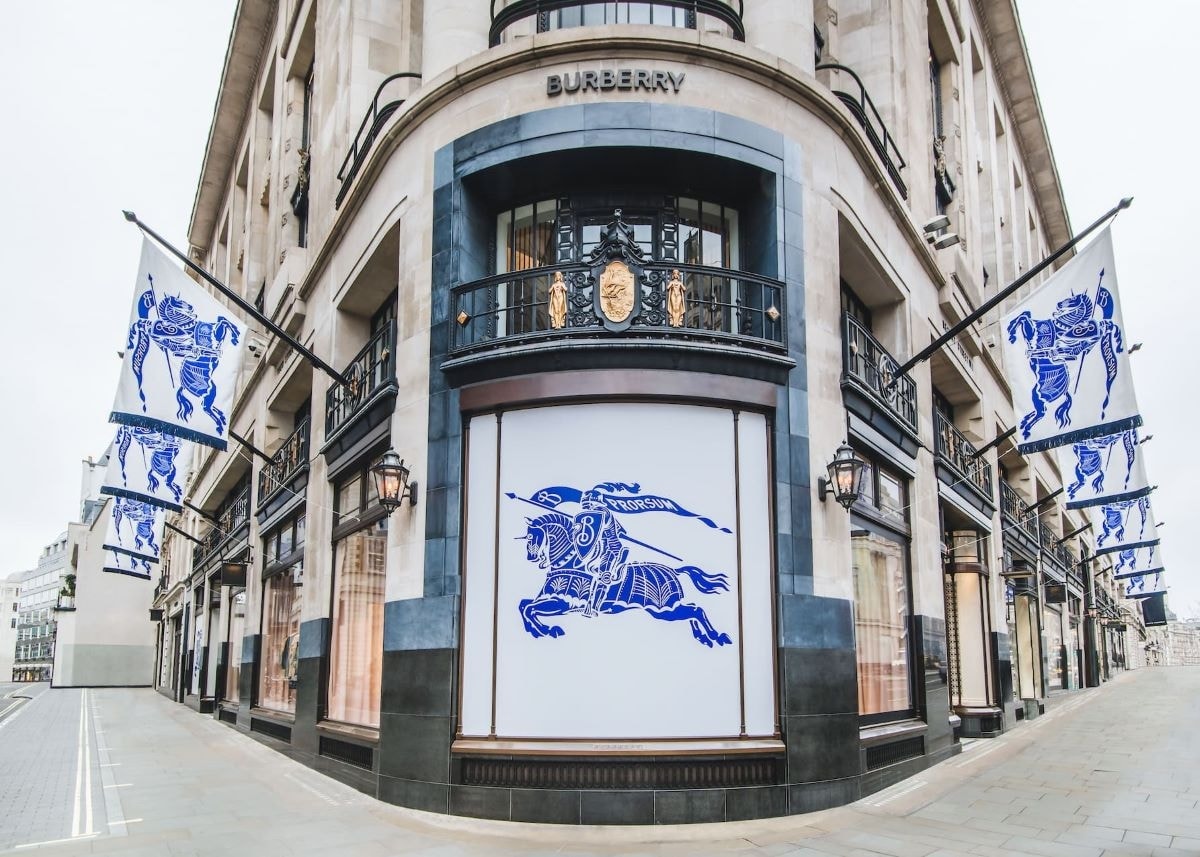 Il flagship Burberry di Londra (ph Imagoeconomica)