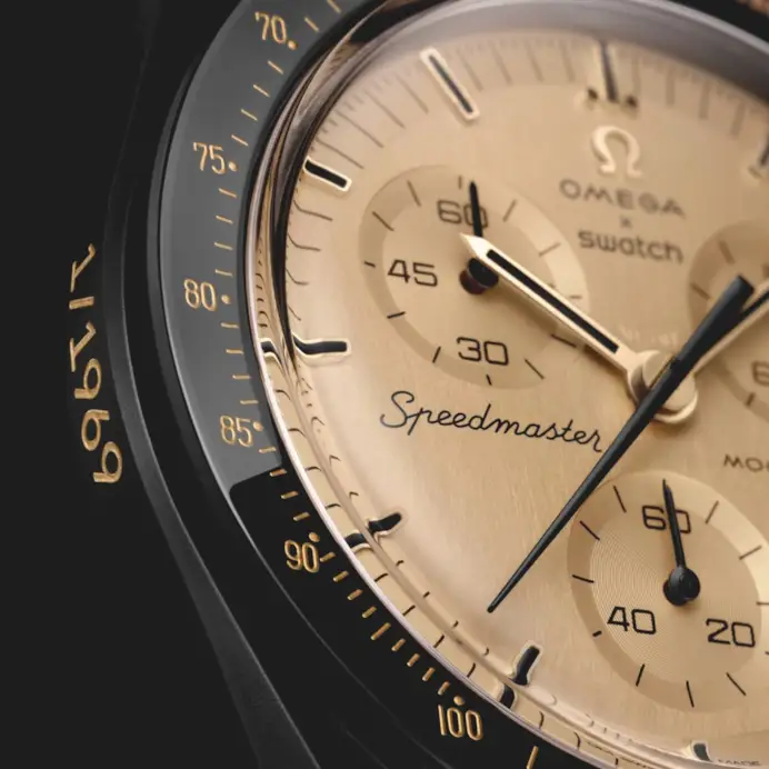 MoonSwatch Mission to the Moon 1969: il nuovo Omega x Swatch in oro in soli 1.969 esemplari