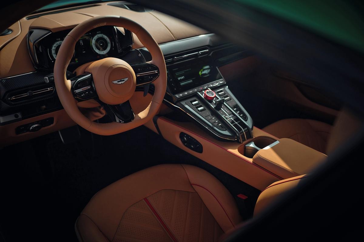 Aston Martin lancia Vantage S un’auto da pilota con standard di un gentleman