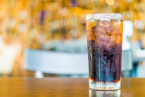 Argentina o Spagna? Scelta difficile, meglio brindare alla Finale dei Mondiali con i due cocktail bandiera… 