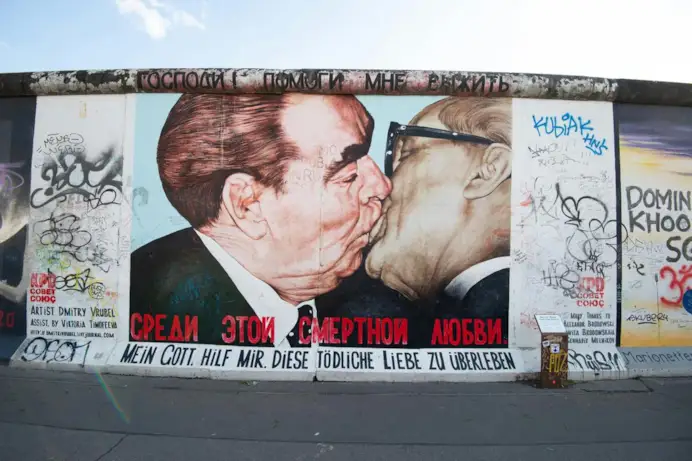 La nuova Berlino conquista con street art, ristoranti stellati e luoghi segreti
