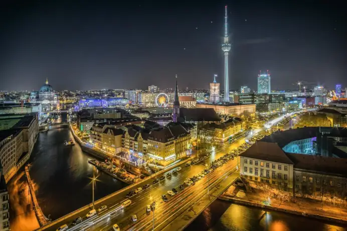 La nuova Berlino conquista con street art, ristoranti stellati e luoghi segreti