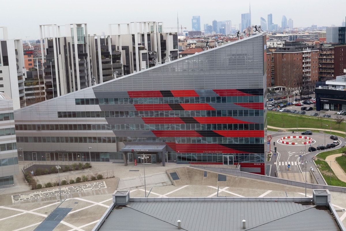Una veduta di Casa Milan, sede del club rossonero a Milano (foto Imagoeconomica)