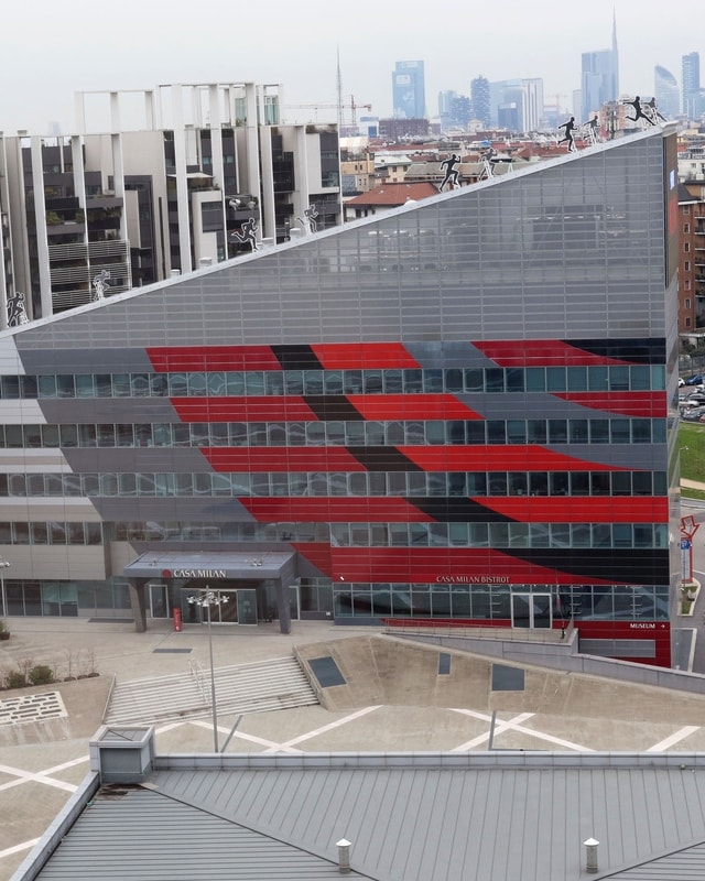 Una veduta di Casa Milan, sede del club rossonero a Milano (foto Imagoeconomica)