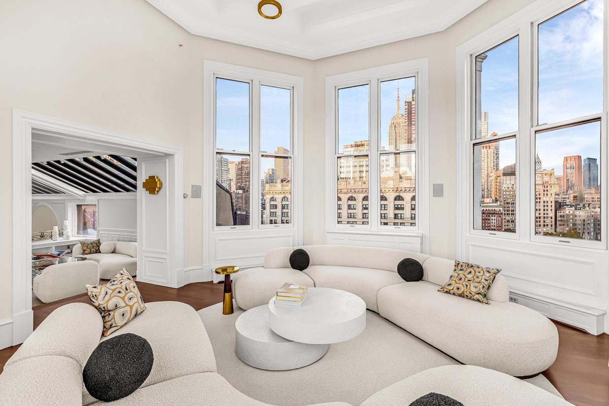 Dentro la penthouse più incredibile di Manhattan: ha una cupola d’oro e una vista che lascia senza fiato