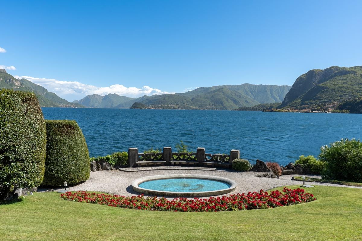 La casa di James Bond esiste davvero: si affaccia sul Lago di Como ed è in vendita