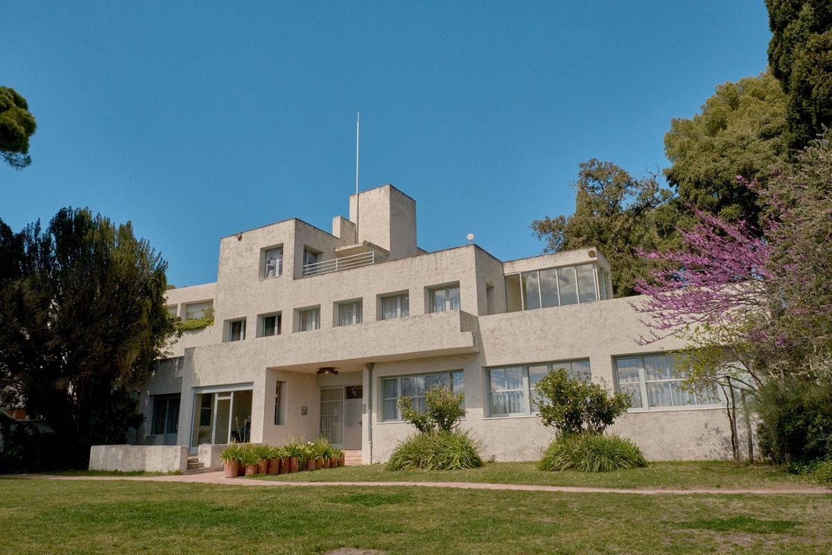 In foto la storica Villa Noailles dove si svolge il festival internazionale di Hyères (ph official website)