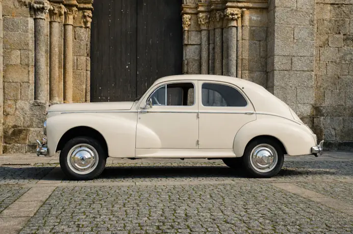 Quando una normale berlina diventò un mito grazie alle corse