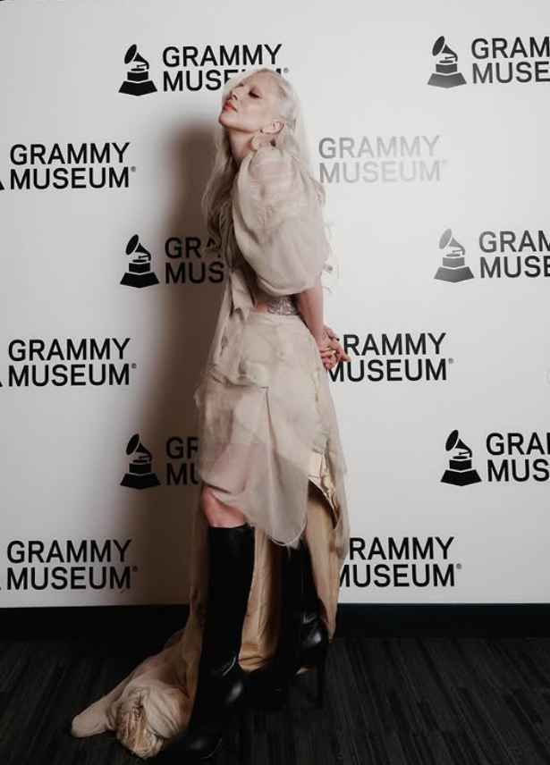 Lady Gaga che indossa un abito spring-simmer 2026 di Vettese (ph Instagram @vetteseofficial)