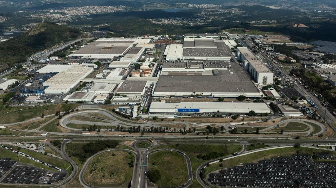 Fiat, la scommessa partita da Torino che cambiò il Brasile: Betim festeggia 50 anni ed è il cuore di Stellantis in Sud America