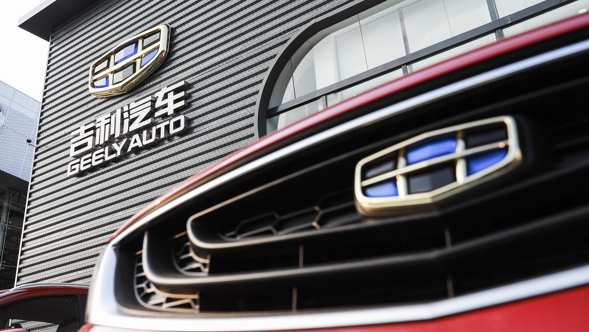 Ford e Geely alleate in Spagna: dal 2028 due Suv elettrici prodotti a Valencia e un nuovo modello sviluppato insieme