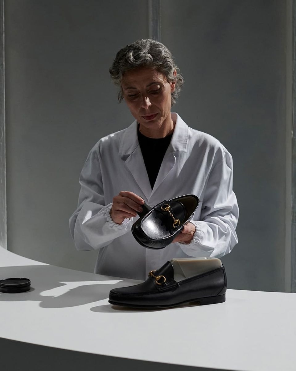La campagna Crafting an icon del mocassino modello horsebit 1953 di Gucci (courtesy Gucci)