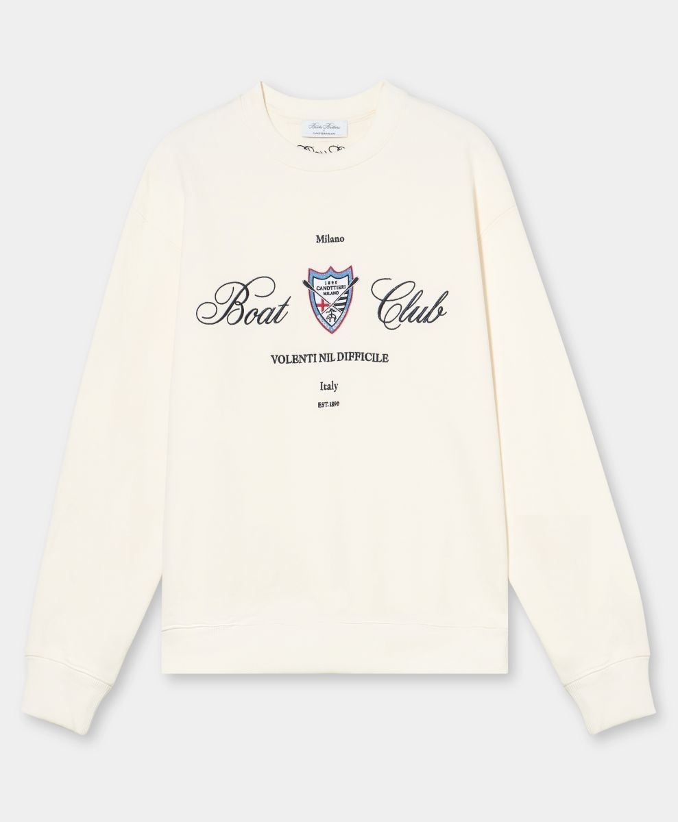 La felpa ricamata della capsule collection di Brook brothers x Canottieri Milano (courtesy Brooks brothers)