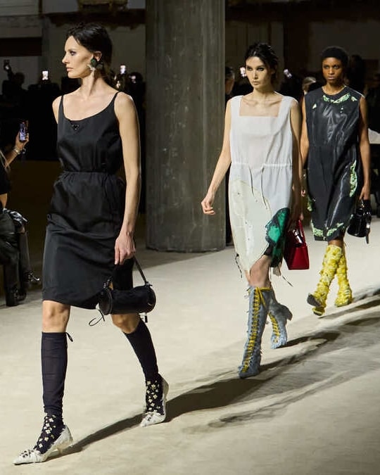 Il finale della sfilata Prada fall-winter 2026/27 (courtesy Prada)