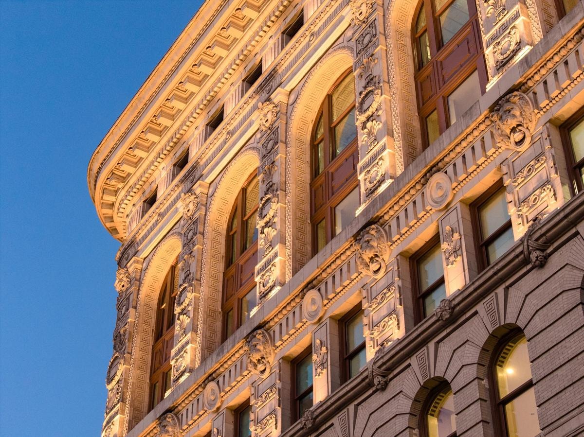 Il Flatiron apre le porte per la prima volta in 124 anni: ecco quanto costa viverci
