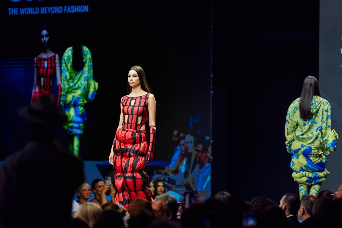 Una sfilata dell’edizione 2025 di Iff-International fashion festival a Porto Montenegro (courtesy Iff)