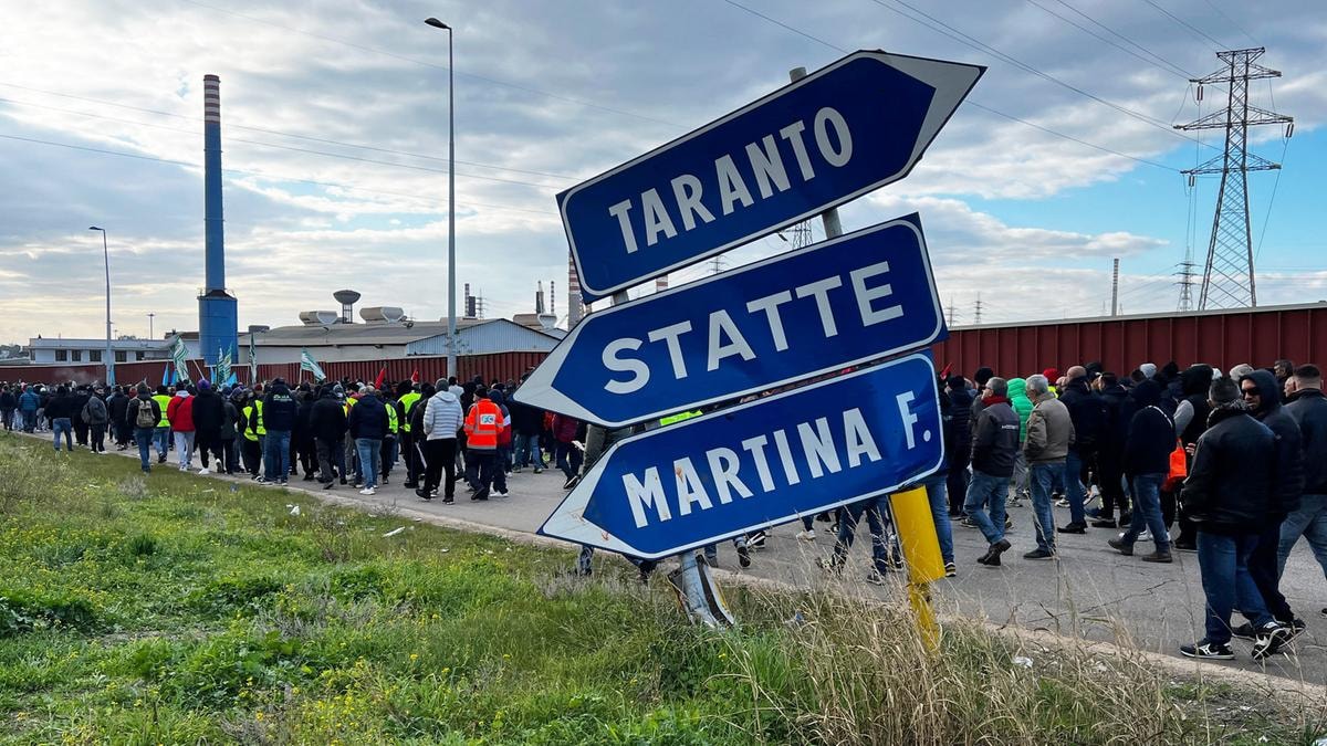 Ex Ilva, doccia fredda prima dell’accordo: la sentenza sullo stop dell’area a caldo rimette in gioco la cessione