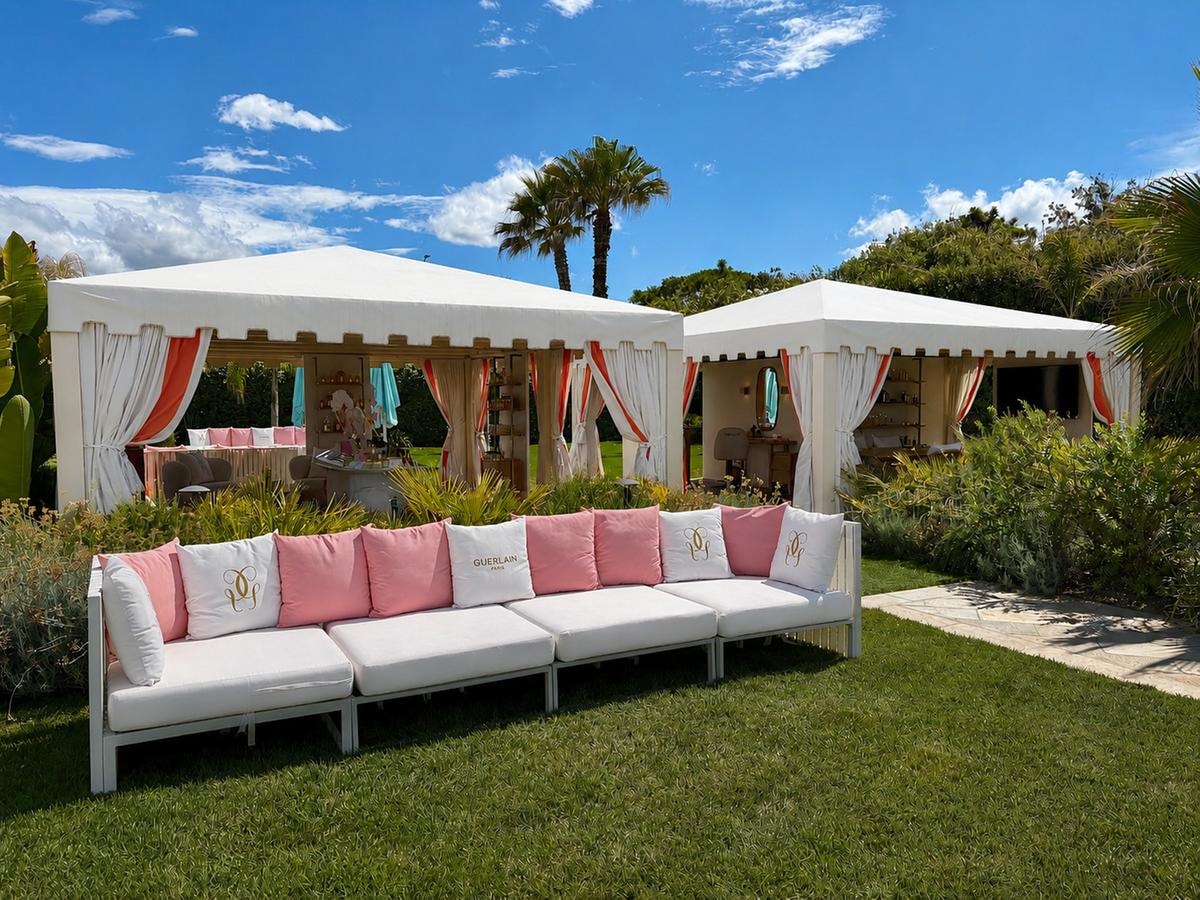 Il takeover di Guerlain al beach club Alpemare di Forte dei Marmi (courtesy Guerlain)