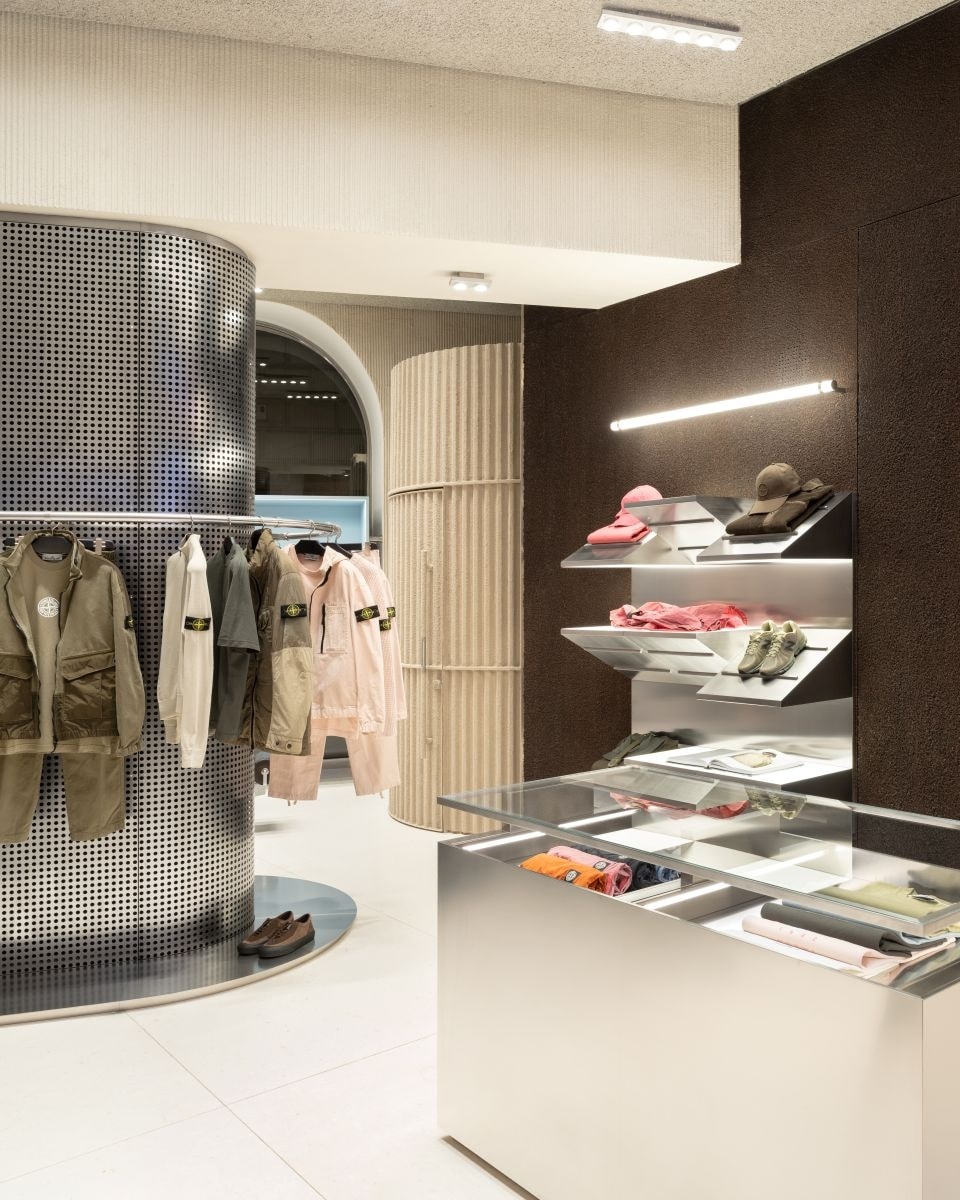 Il nuovo flagship di Stone island a Roma (courtesy Stone island)