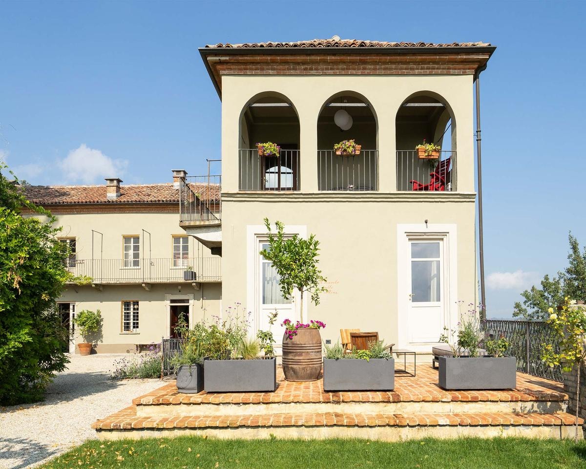 Nelle Langhe c’è un relais circondato da campi di lavanda che sembrano la Provenza