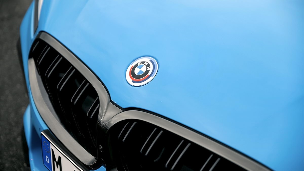 Bmw, l’utile crolla del 35% nel secondo trimestre: Cina e Medio Oriente pesano sui conti del gruppo tedesco