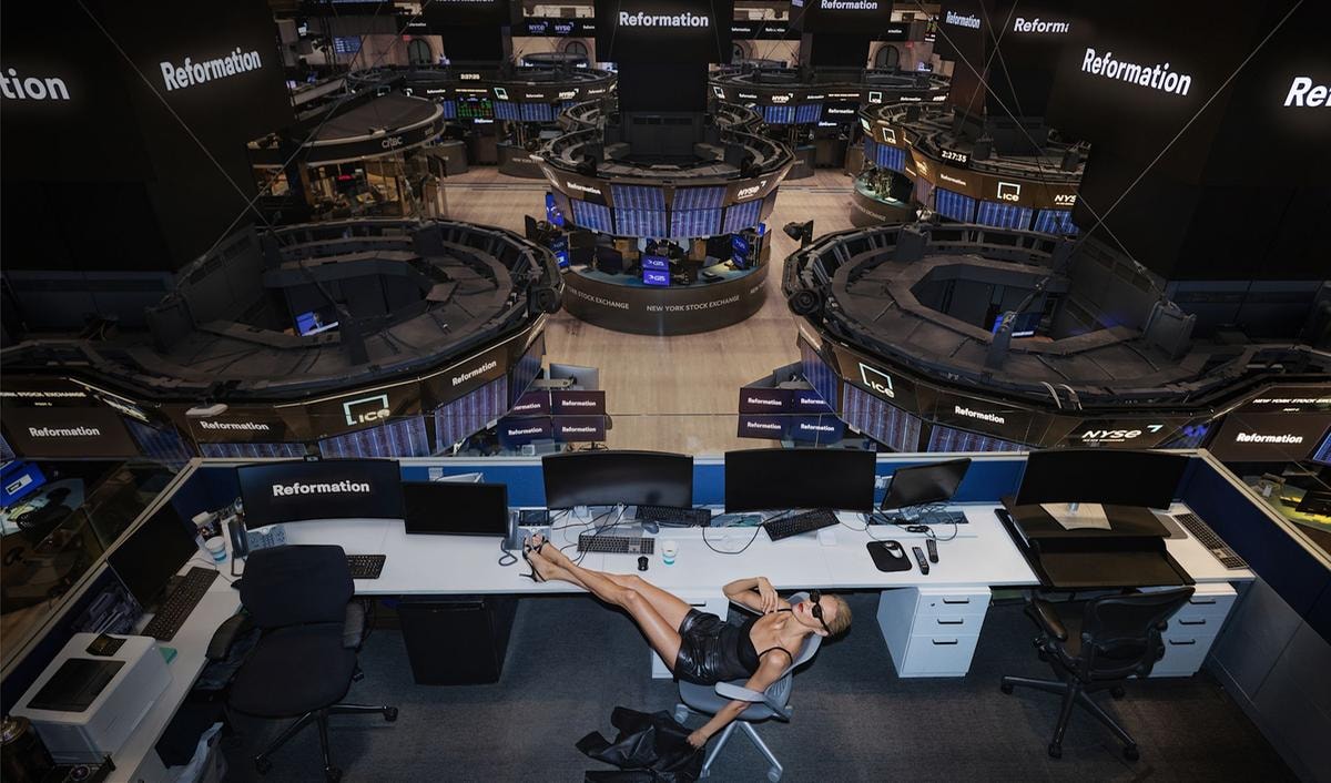 Il visual prodotto da Reformation in occasione della quotazione a Wall street (ph official website)