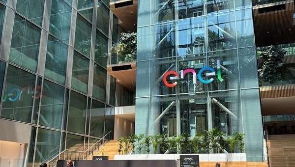 Enel, il decreto bollette pesa sui conti in Italia. Corre l’estero. Ebitda a 11,8 miliardi (+ 3,2%)