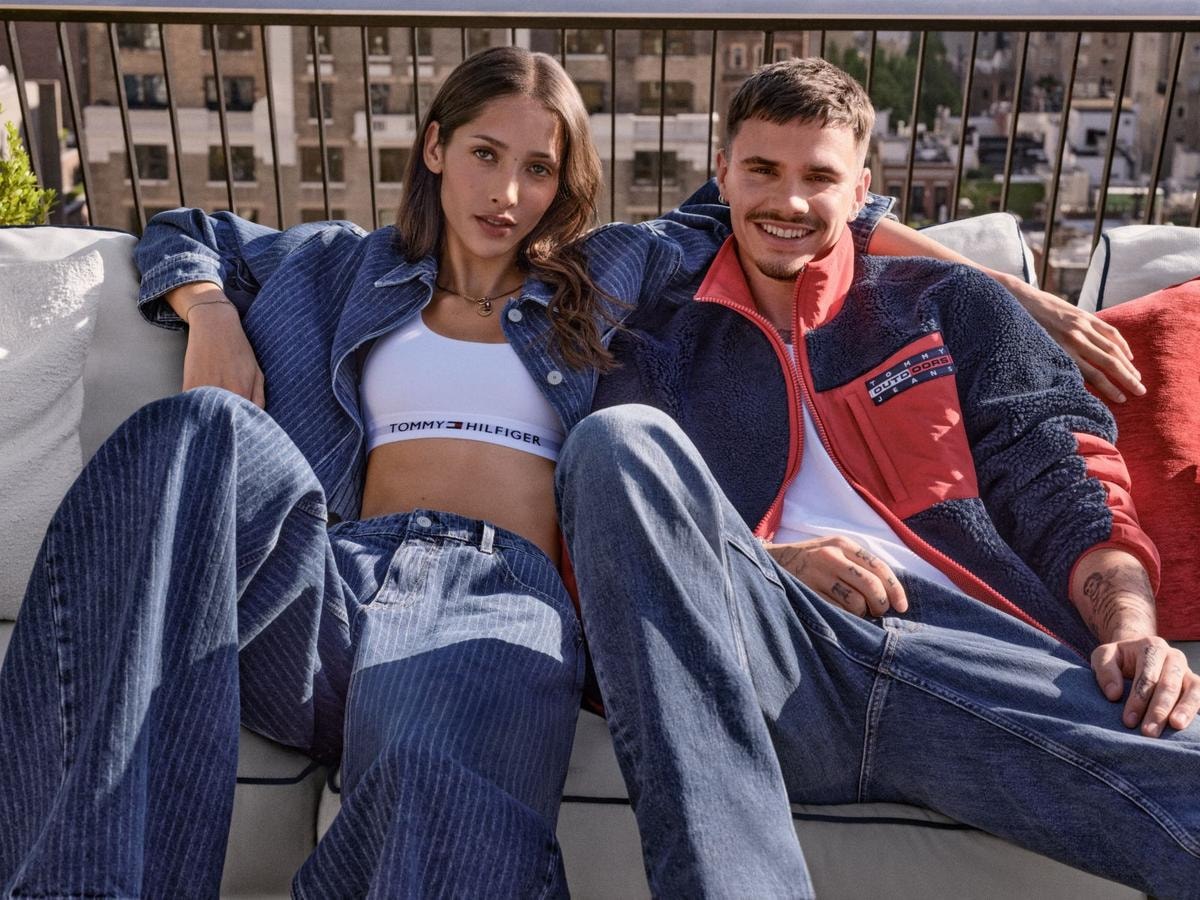 Romeo Backham e Yasmin Wijnaldum per l'adv fall 2026 di Tommy Hilfiger (courtesy Tommy Hilfiger)