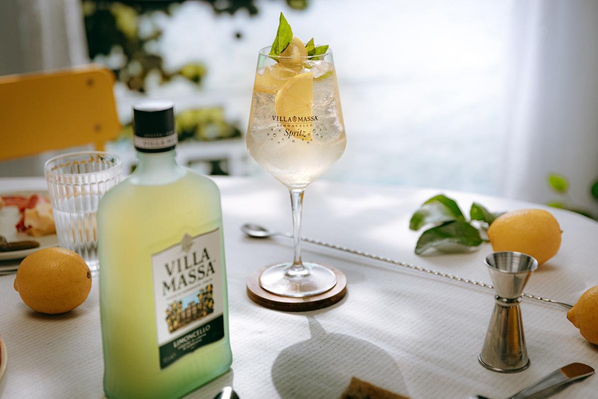 Il cocktail dell’estate? Il Limoncello Spritz, fresco, agrumato e con etichette premium. Ecco le 4 da avere