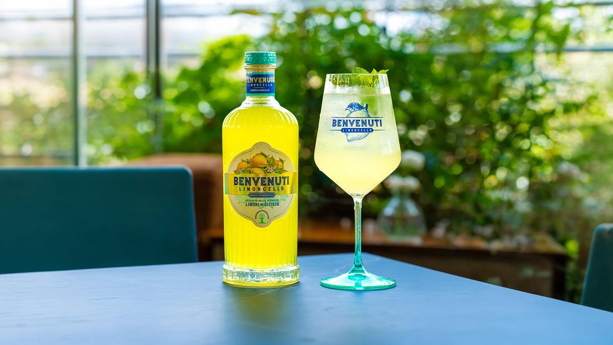 Il cocktail dell’estate? Il Limoncello Spritz, fresco, agrumato e con etichette premium. Ecco le 4 da avere