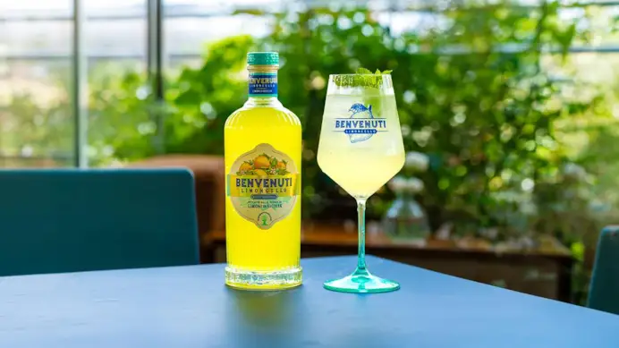 Il cocktail dell’estate? Il Limoncello Spritz, fresco, agrumato e con etichette premium. Ecco le 4 da avere