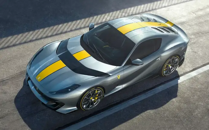 La Ferrari 812 Competizione di Jannik Sinner non è come le altre. Una scelta che dice tutto sul suo carattere