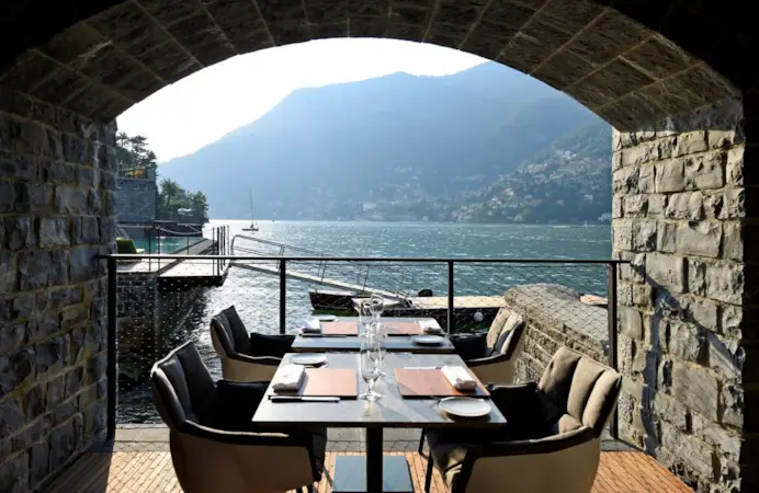 I 7 ristoranti sul Lago di Como dove si arriva solo in barca
