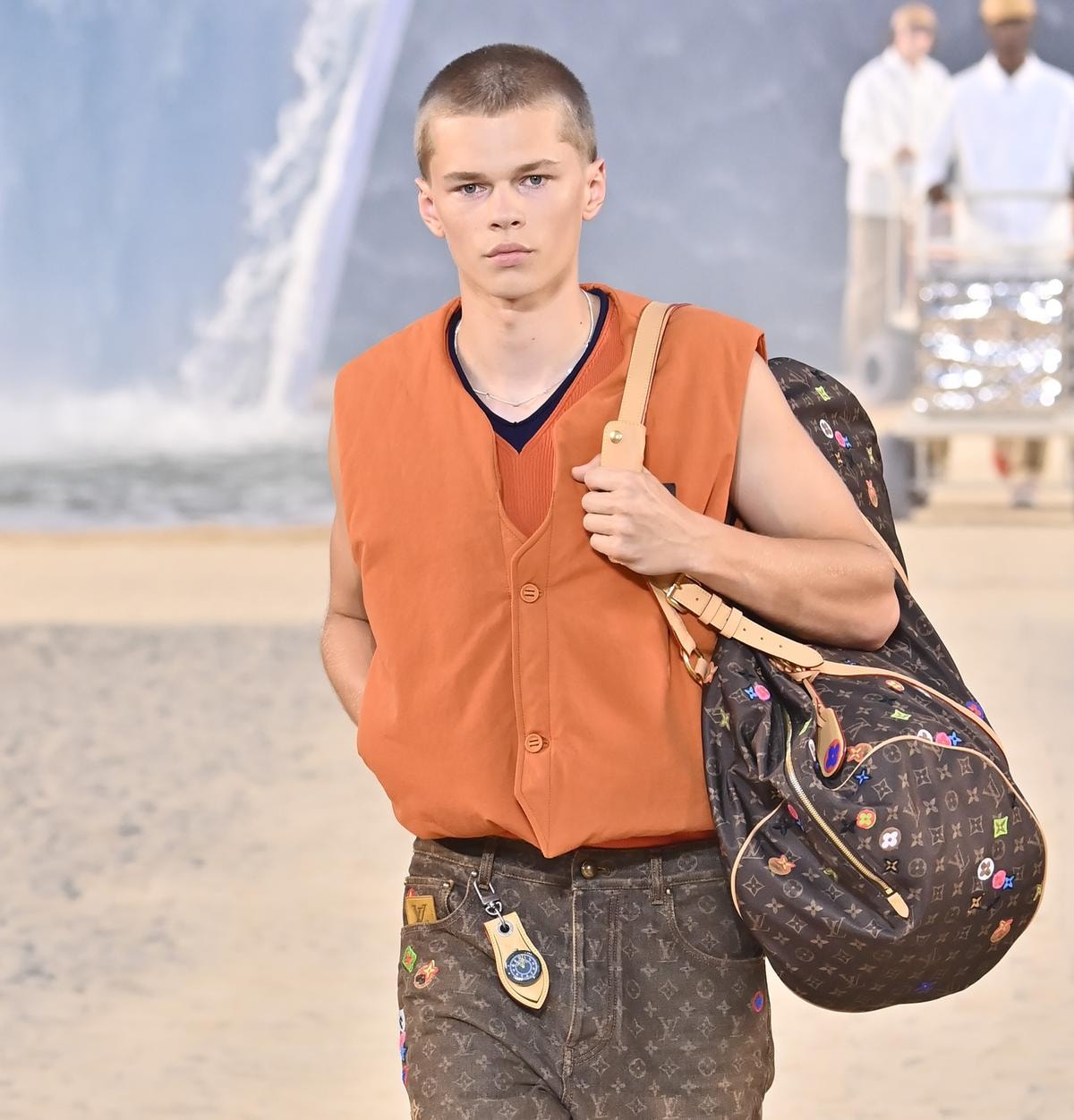 Louis Vuitton sorprende: il celebre Monterey ora si indossa alla cintura