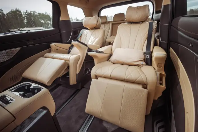 Denza Z9GT: prova della shooting brake BYD durante la Swan Porto Rafael Challenge