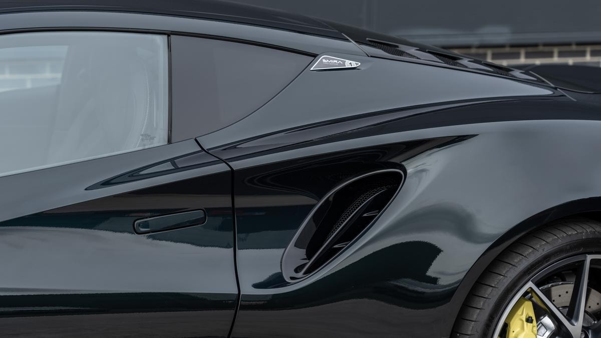 Lotus Emira: come va la nuova sportiva con motore Amg provata sulla pista di Hethel