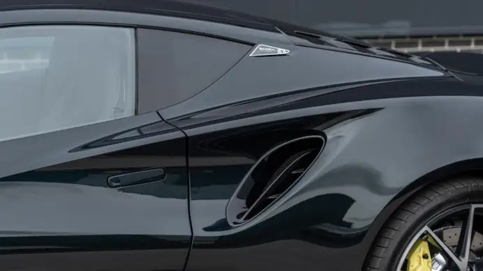 Lotus Emira: come va la nuova sportiva con motore Amg provata sulla pista di Hethel