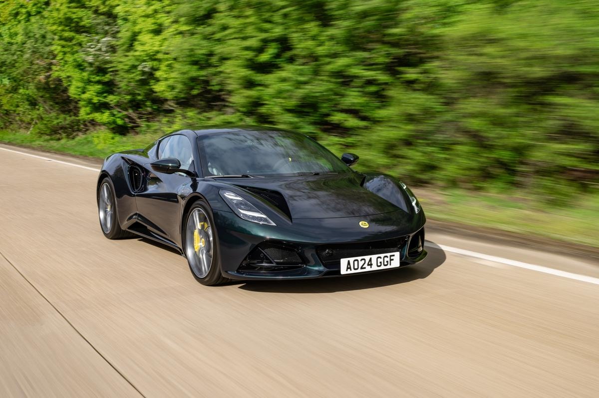 Lotus Emira: come va la nuova sportiva con motore Amg provata sulla pista di Hethel