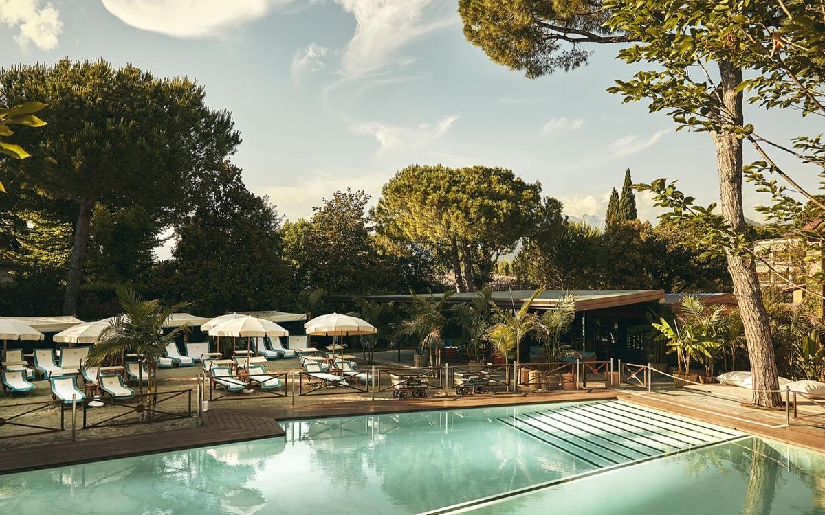 Il segreto del nuovo Hermitage di Forte dei Marmi è nascosto in giardino