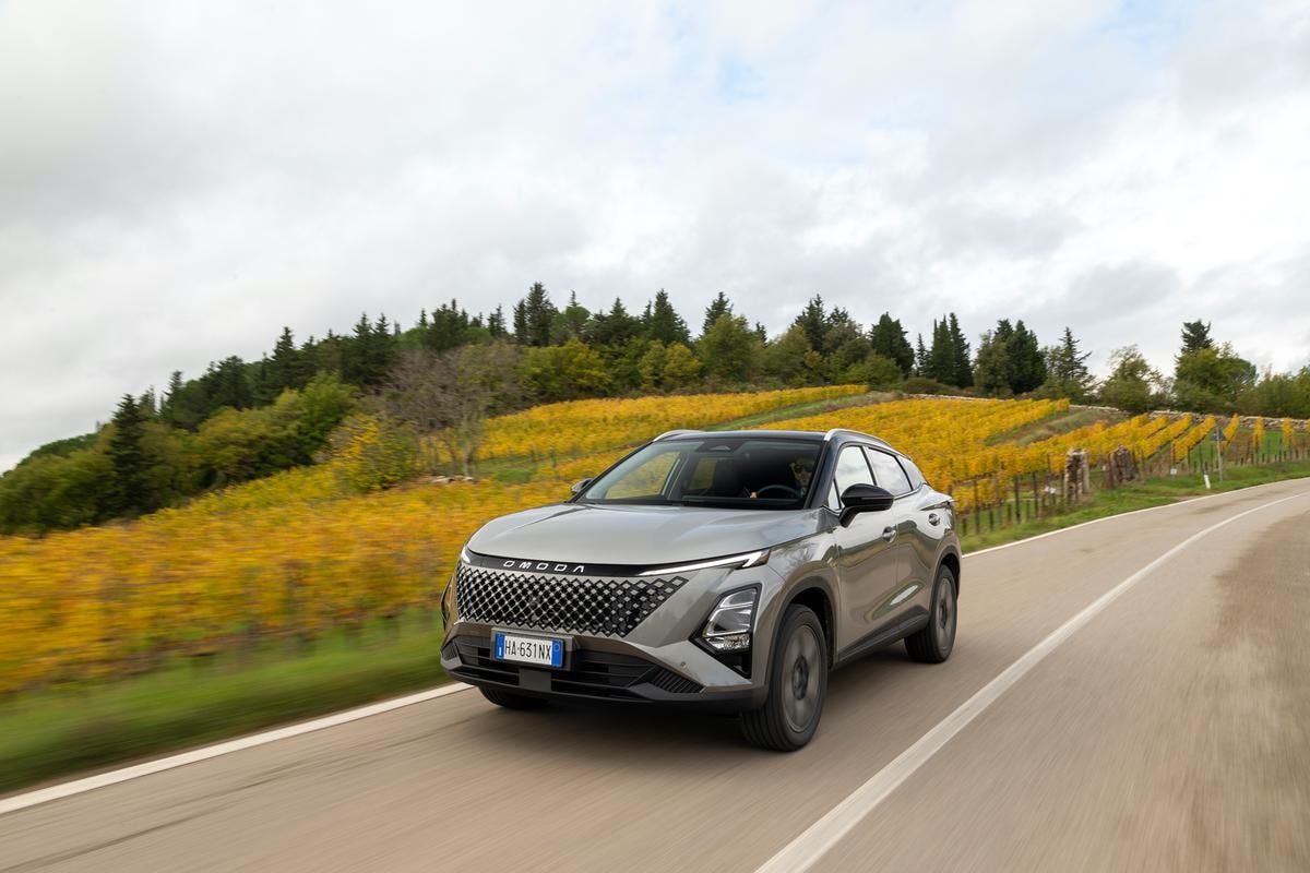 Un Suv ibrido senza spina, ma con 224 CV: la prova su strada di Gentleman