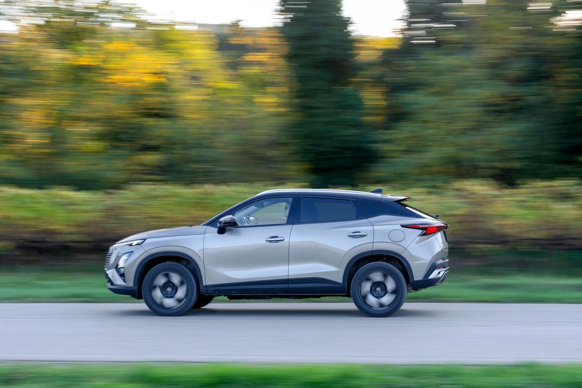 Un Suv ibrido senza spina, ma con 224 CV: la prova su strada di Gentleman