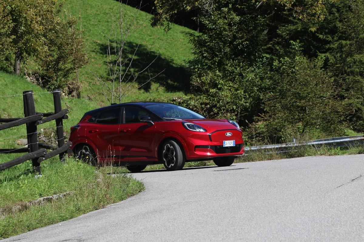 Ford Puma Gen-E: la crossover elettrica che consuma poco e diverte alla guida