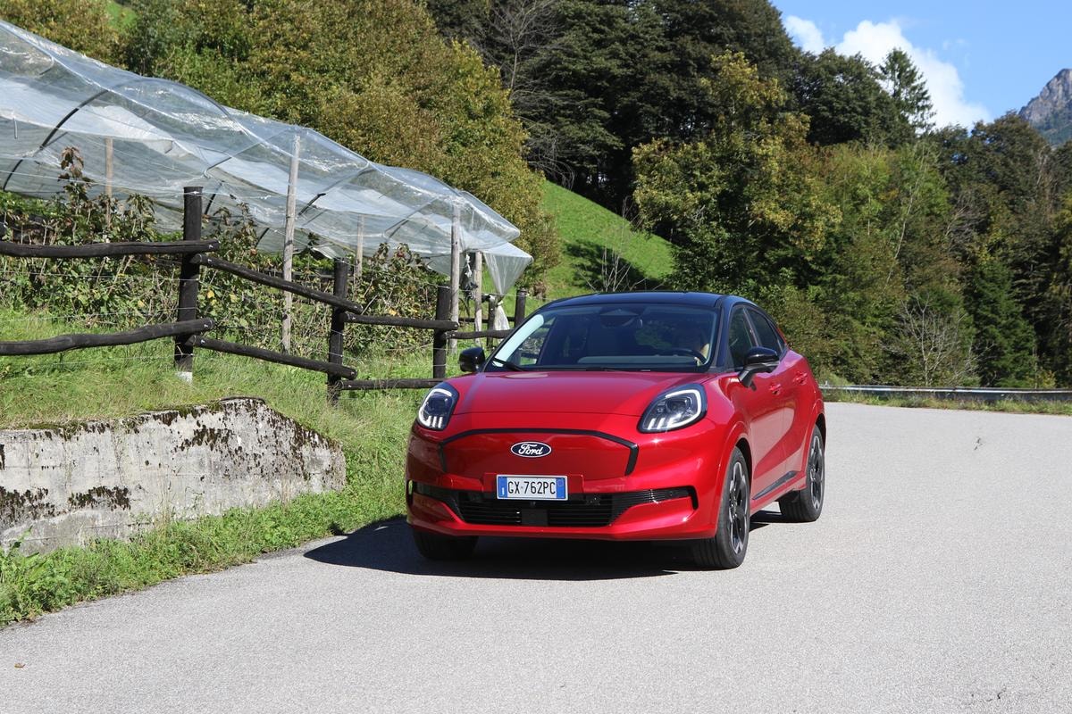 Ford Puma Gen-E: la crossover elettrica che consuma poco e diverte alla guida