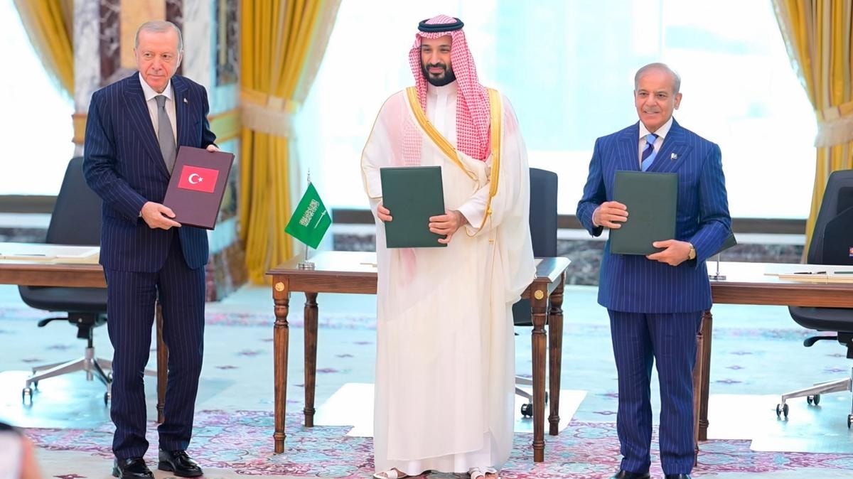 Nasce la Nato del Medio Oriente: a cosa serve il patto firmato tra Arabia Saudita, Pakistan e Turchia e cosa cambia adesso